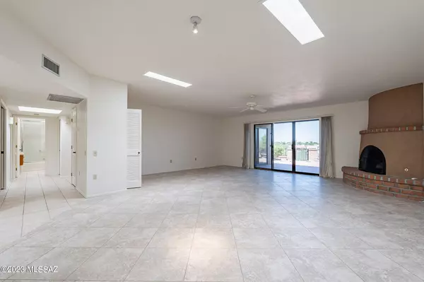 Green Valley, AZ 85622,1448 W Camino De La Oca