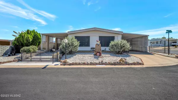 283 W Cumaro Drive, Green Valley, AZ 85614