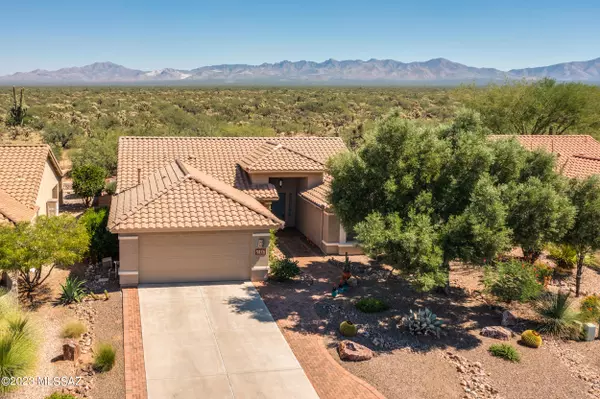 1092 N Rams Head Road, Green Valley, AZ 85614