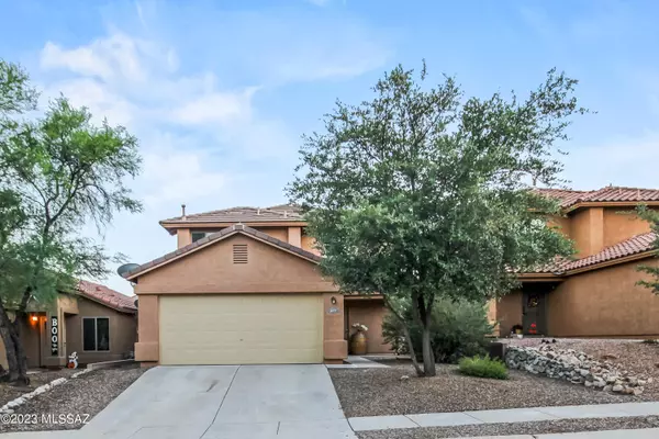 677 W Amber Sun Drive, Green Valley, AZ 85614