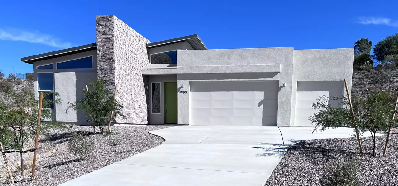 9905 S Rolling Water Road, Vail, AZ 85641