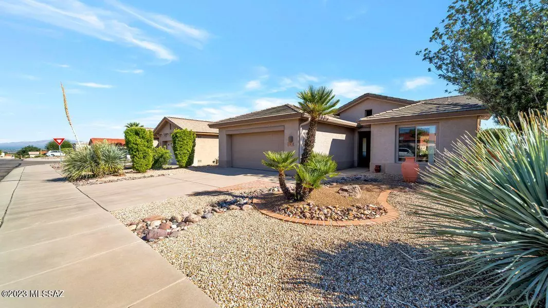 1069 W Ashworth Road, Green Valley, AZ 85614