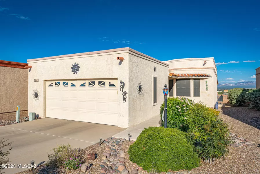 513 W Riverdale Court, Green Valley, AZ 85614