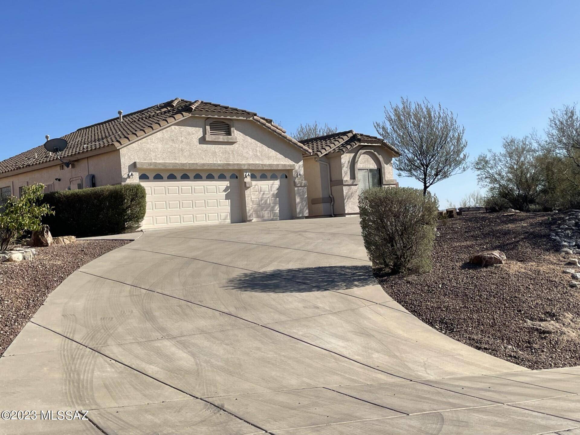 908 E Firehole River Way, Tucson, AZ 85718