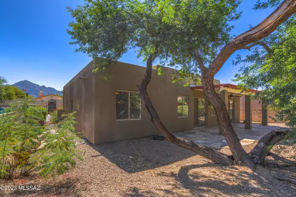 Oro Valley, AZ 85737,350 W Spearhead Road