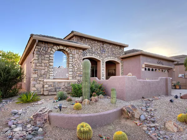 2011 W Demetrie Canyon Drive, Green Valley, AZ 85622