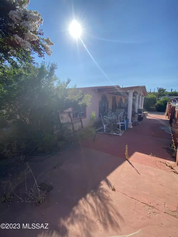 Nogales, AZ 85621,518 E Placita Melody