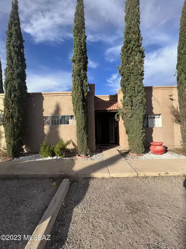 Nogales, AZ 85621,344 W American Loop