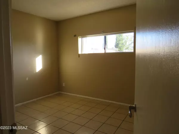 Nogales, AZ 85621,342 W American LoopW