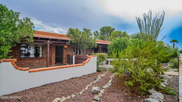 365 S La Canada Drive #B, Green Valley, AZ 85614