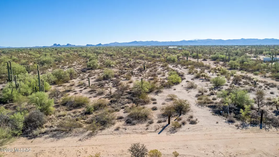 S Cattle Tank Road #B, Marana, AZ 85658