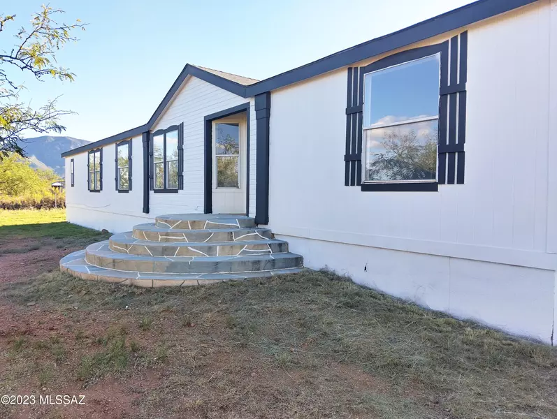 5262 E Lytle Ranch Road, Hereford, AZ 85615
