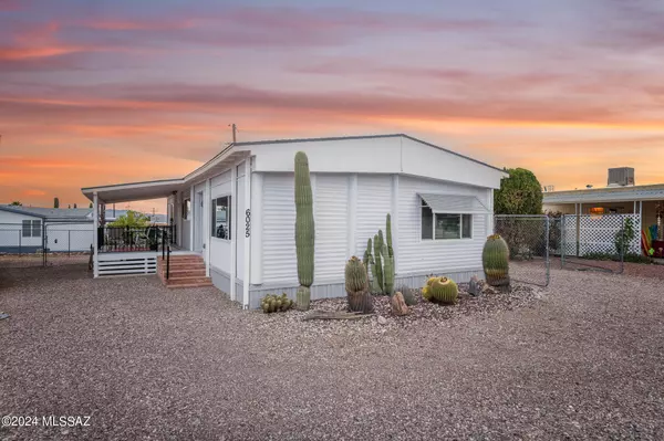 6025 W Lazy S Street, Tucson, AZ 85713