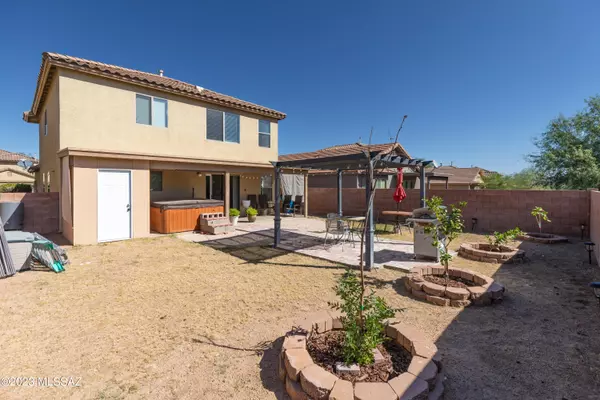 Green Valley, AZ 85614,681 W Firehawk Drive