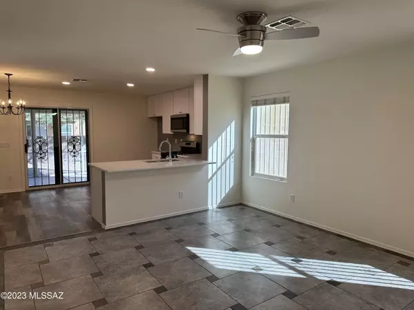 Tucson, AZ 85712,3500 N Sierra Falls Place