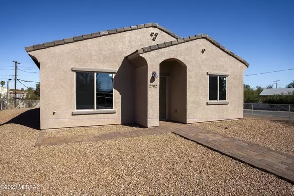 2702 W Roadrunner Road, Tucson, AZ 85746