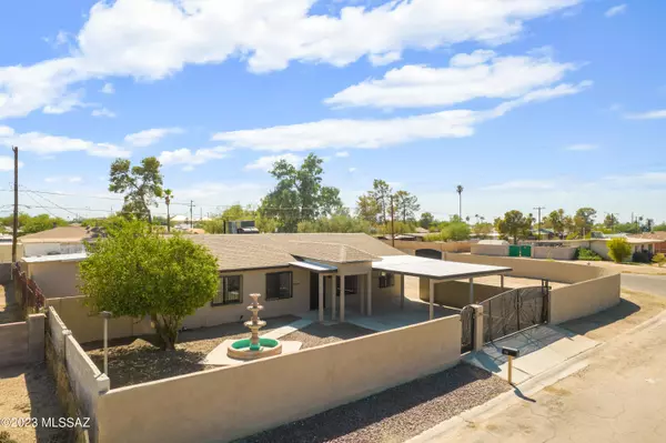 5702 E Calle Silvosa, Tucson, AZ 85711