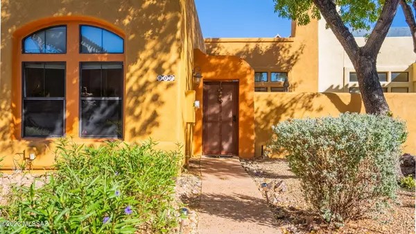 Tubac, AZ 85646,907 Lombard Way