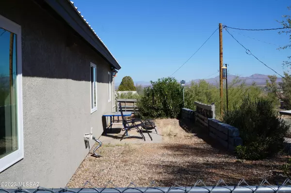 Benson, AZ 85602,323 E Silverwood Lane