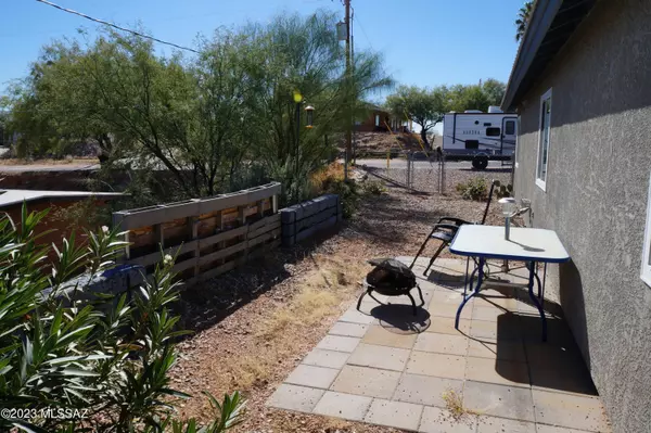 Benson, AZ 85602,323 E Silverwood Lane