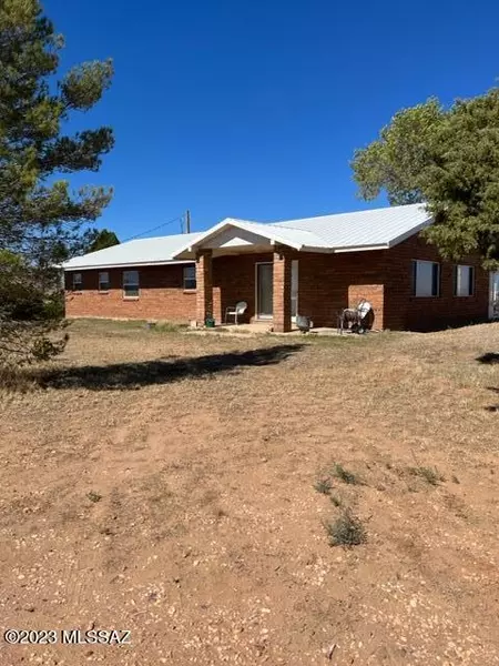 13102 Brewery Gulch Road, Pearce, AZ 85625