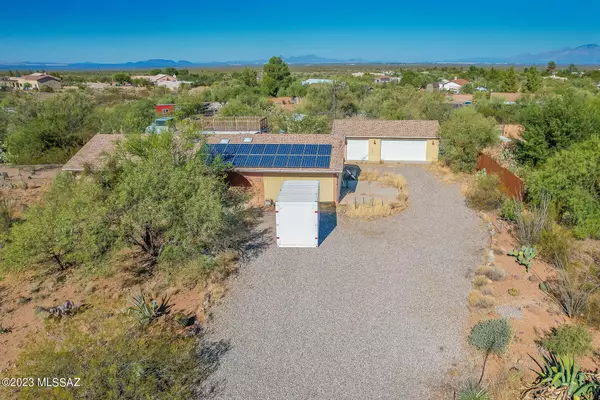 917 N Solar Drive, Vail, AZ 85641