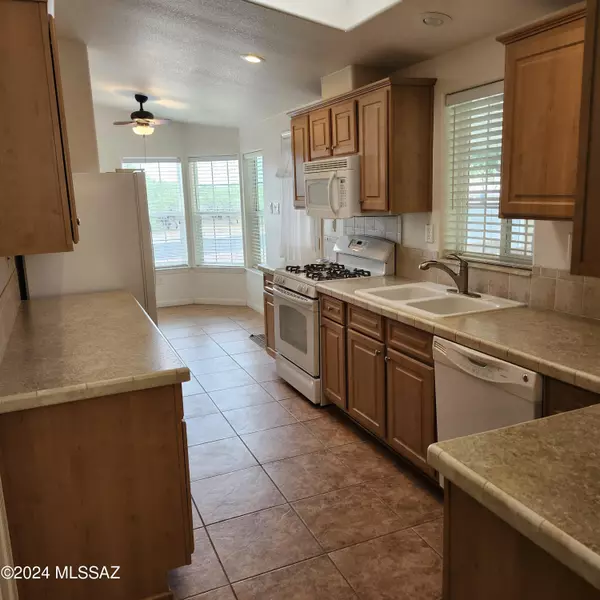 Benson, AZ 85602,1030 S Barrel Cactus Ridge #112