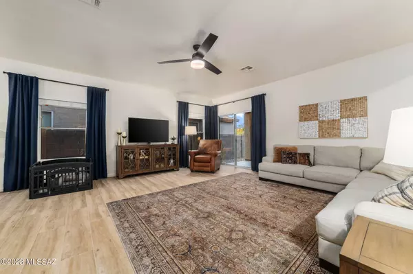 9237 N Centipede Avenue Tucson, AZ 85742