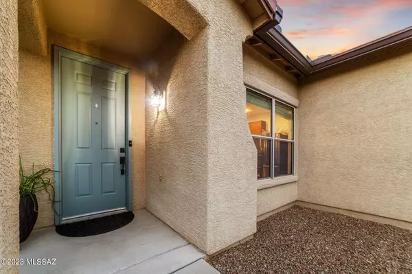 9237 N Centipede Avenue Tucson, AZ 85742