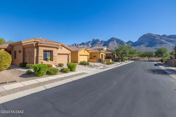 Oro Valley, AZ 85737,10688 N Hewitt Place