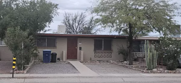 3555 E Ellington Place, Tucson, AZ 85713