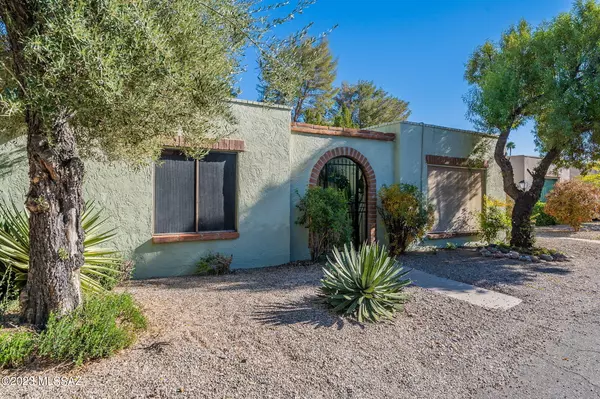 1006 N Via Terrado, Tucson, AZ 85710