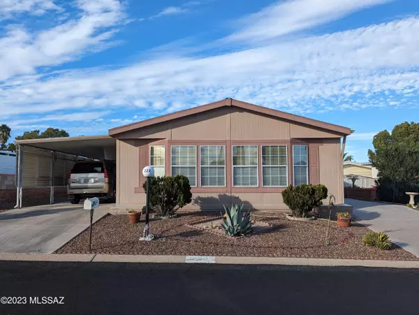 222 W Rama Drive, Green Valley, AZ 85614