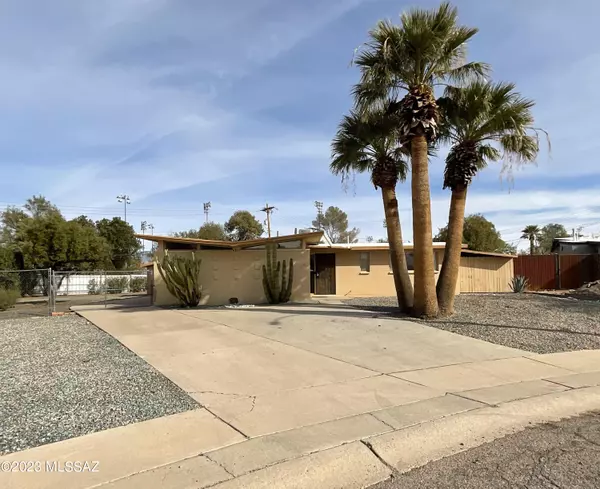 6817 E Hayne Street,  Tucson,  AZ 85710