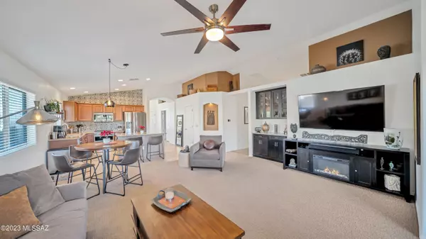 Green Valley, AZ 85614,670 W Via Rosaldo