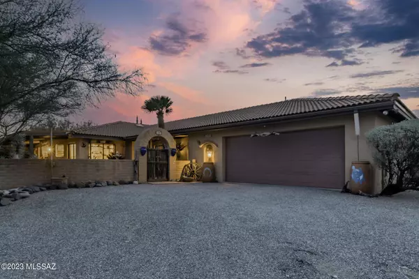 2300 S Camino Del Sol, Green Valley, AZ 85622