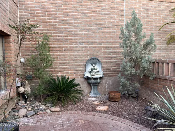 Green Valley, AZ 85622,1377 W Camino De La Oca