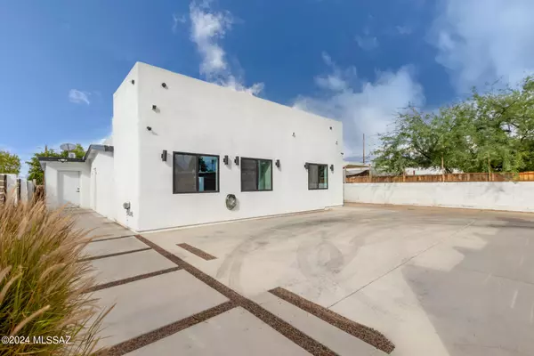 2219 E 20Th Street, Tucson, AZ 85719