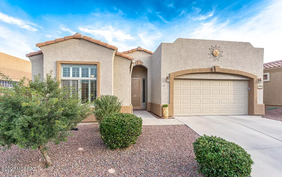 697 W Shadow Wood Street, Green Valley, AZ 85614