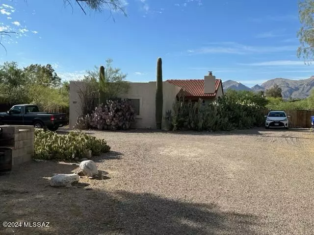 2813 E Allen Road, Tucson, AZ 85716