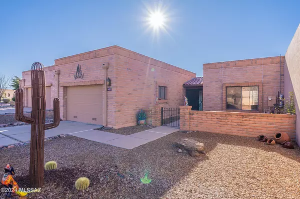 1857 W Placita Napoleon,  Green Valley,  AZ 85622