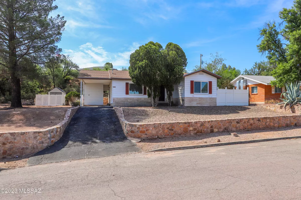 Benson, AZ 85602,657 S Foothills Drive