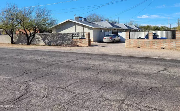 2645 N Dodge Boulevard, Tucson, AZ 85716