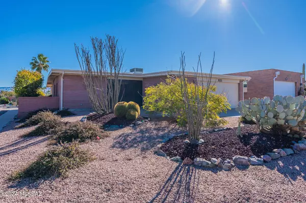 601 W Rio Moctezuma, Green Valley, AZ 85614