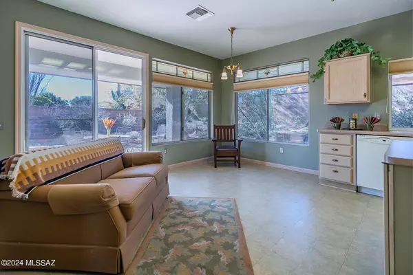 Oro Valley, AZ 85755,14707 N Summerstar Boulevard