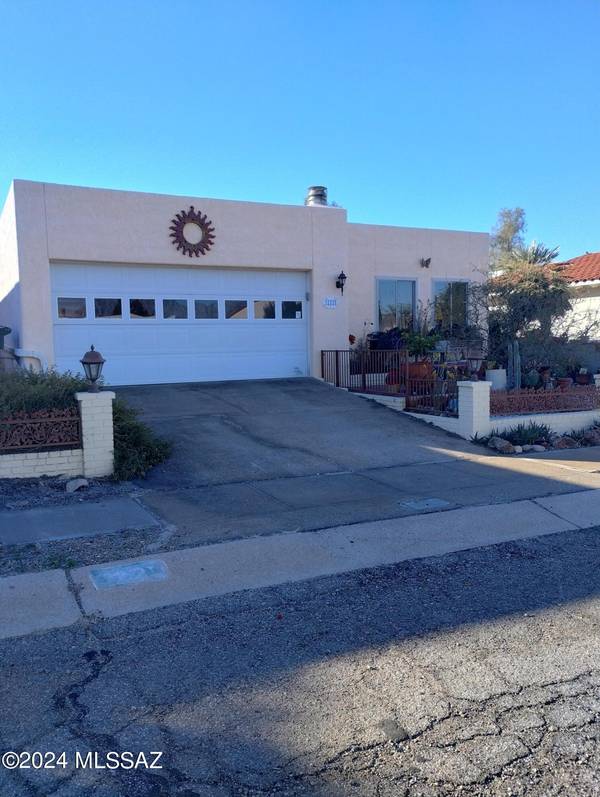 9220 E Calle Diego,  Tucson,  AZ 85710