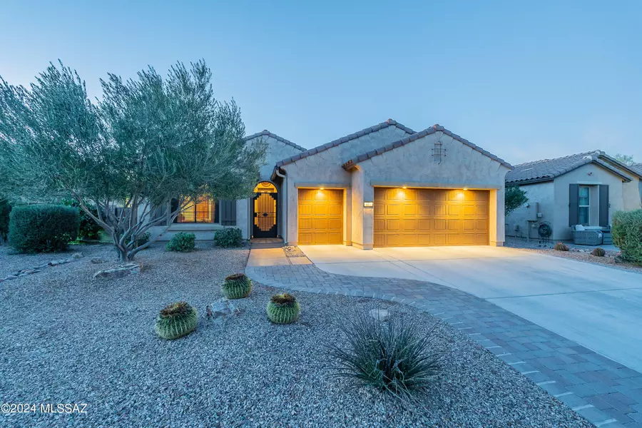 817 N Copper View Drive, Green Valley, AZ 85614