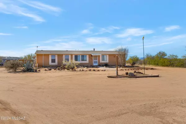 12161 W Catherine Lane, Tucson, AZ 85735