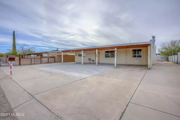 1620 E Minorka Street, Tucson, AZ 85706