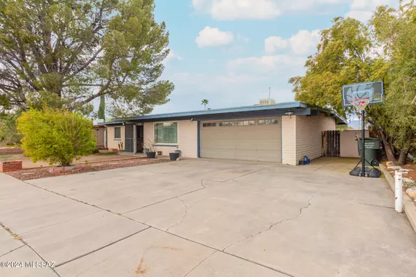 7641 E Dogwood Street, Tucson, AZ 85730